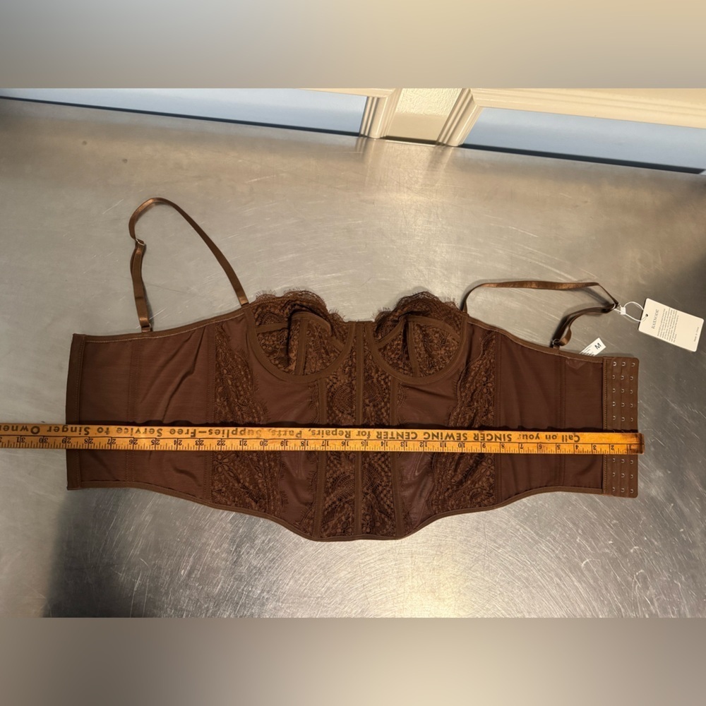 Raxnode stretchy lace bustier - Picture 4 of 8